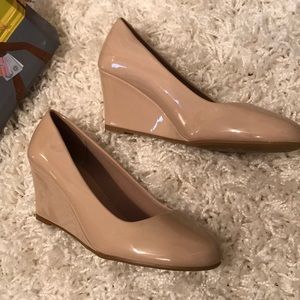 Forever brand nude wedges size 6 1/2 *fit like a 7